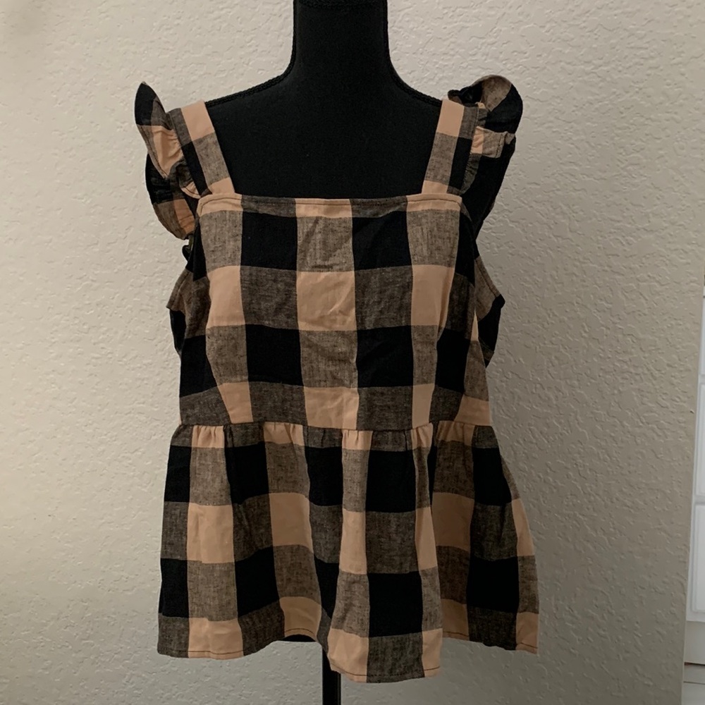 Brand new line ruffle sleeve top